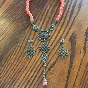 Coral necklace with crystal magnetic closure
